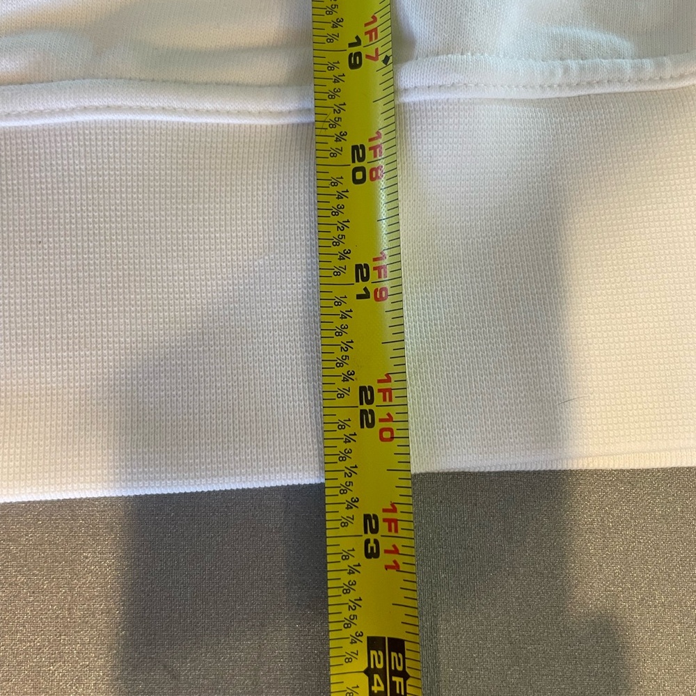 Nike Dry Fit Cropped White Sweatshirt Size 1X - Picture 7 of 7